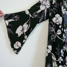 Load image into Gallery viewer, Small Altar’d State Dark Green Floral Print Tropical Kimono
