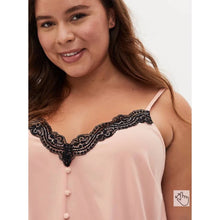 Load image into Gallery viewer, Size 3X Torrid NWOT PEACH &amp; BLACK LACE BUTTON CAMI
