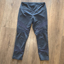 Load image into Gallery viewer, Zella Charcoal Gray Mesh Crop Leggings
