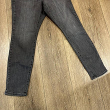 Load image into Gallery viewer, Size 10/30 Universal Thread High Rise Skinny Black Denim Jeans
