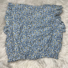 Load image into Gallery viewer, Large Universal Thread NWT Flutter Sleeveless Blue Floral Ruffle Sleeve Wrap Top
