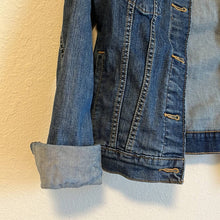 Load image into Gallery viewer, XS Levi’s Dark Wash Denim Trucker Jean Jacket
