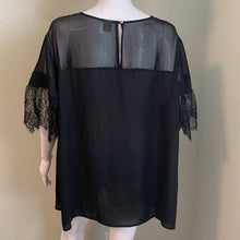 Load image into Gallery viewer, Size 3XL Worthington NWOT Black Short Sleeve Lace Blouse
