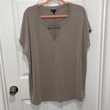 Load image into Gallery viewer, Size 1X Torrid Plus Beige CUPRO KEYHOLE DOLMAN TEE Shirt
