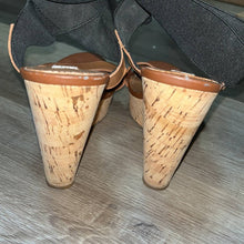 Load image into Gallery viewer, Size 6.5 Steve Madden Roper Platform Cork Wedge Heels
