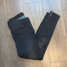 Load image into Gallery viewer, Size 6 KUT From The Kloth Black Shinny Zip Ankle Skinny Jeans
