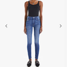 Load image into Gallery viewer, Size 24 MOTHER THE LOOKER Where Is My Mind? High Rise Skinny Jeans
