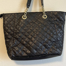 Load image into Gallery viewer, Betsey Johnson Black Leopard Floral Print Sequin Purse With Heart Key Chain
