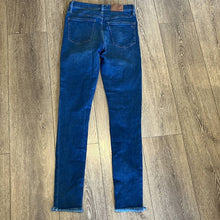 Load image into Gallery viewer, Size 27 Tall Madewell Roadtripper Dark Wash Denim Raw Hem Frayed Skinny Jeans

