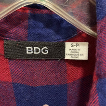 Load image into Gallery viewer, Small Urban Outfitters BDG Blue Red Checkered Light Weight Flannel Button Up Shirt
