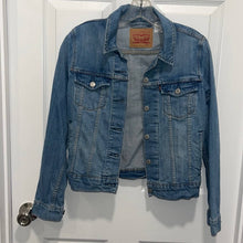 Load image into Gallery viewer, Small Levi’s Denim Trucker Jean Jacket

