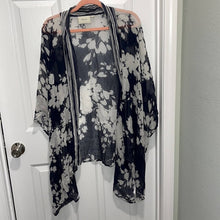 Load image into Gallery viewer, One Size Anthropologie Elevenses Silk Palolem Chiffon Navy White Floral Kimono
