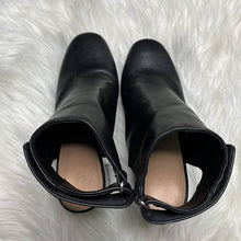 Load image into Gallery viewer, Sz 8 H&amp;M Black Almond Toe Close Toe Heeled Booties
