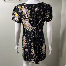 Load image into Gallery viewer, Size Large Wild Fable Black Floral Print Short Sleeve Button Down Tunic Top
