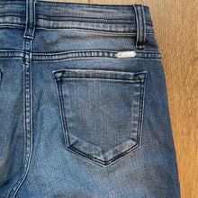 Load image into Gallery viewer, Size 5 KanCan High Rise Distressed Skinny Jeans
