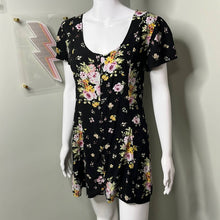 Load image into Gallery viewer, Size Large Wild Fable Black Floral Print Short Sleeve Button Down Tunic Top
