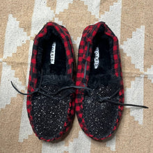 Load image into Gallery viewer, Size 8.5 Torrid NWOT Red Black Buffalo Plaid Black Glitter Black Glitter Fur Slippers
