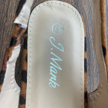 Load image into Gallery viewer, Size 7.5 J. Mark Leopard Along Back Pointy Toe Flats
