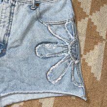 Load image into Gallery viewer, Junior's 11 Zena Jeans Vintage Light Wash High Waisted Denim Shorts
