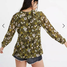 Load image into Gallery viewer, Madewell Georgette Peplum Top in Wildblooms
