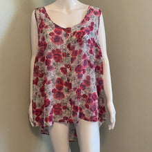 Load image into Gallery viewer, Size 2X Torrid Pink &amp; Black Floral Button Front High Low Tank
