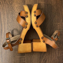 Load image into Gallery viewer, Sz 7 Altar’d State Nivia Wooden Block Heels

