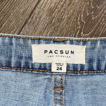 Load image into Gallery viewer, Size 24 PacSun Light Wash Raw Hem Denim Mini Skirt
