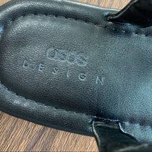 Load image into Gallery viewer, Size 8 Wide ASOS DESIGN NWOT Wide Fit Black Fulfil hardware flat sandals
