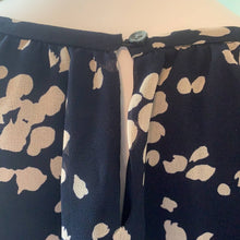 Load image into Gallery viewer, Large Madewell Memento Blue Ruffle Sleeve Floral Top

