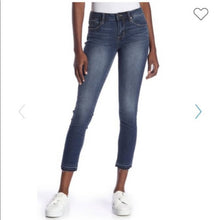 Load image into Gallery viewer, Size 29 Articles Of Society carley release hem cropped jeans
