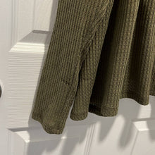 Load image into Gallery viewer, Large MOD On Trend Green Waffle Knit Scoop Neck Shirt
