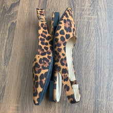 Load image into Gallery viewer, Size 7.5 J. Mark Leopard Along Back Pointy Toe Flats
