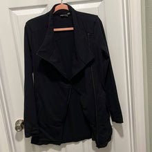 Load image into Gallery viewer, Medium Athleta Black Intension Jacket 2.0
