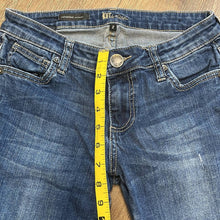 Load image into Gallery viewer, Size 2 KUT From The Kloth Catherine Boyfriend Fit Denim Jeans
