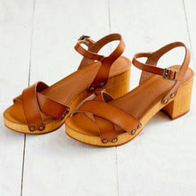 Load image into Gallery viewer, Sz 7 Altar’d State Nivia Wooden Block Heels
