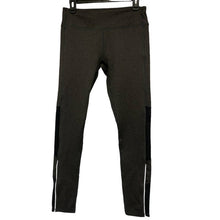 Load image into Gallery viewer, Sz Medium Fabletics Gray Leggings
