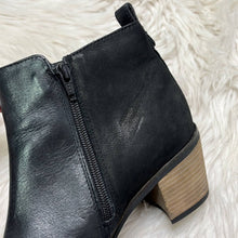 Load image into Gallery viewer, Sz 8 Crevo Black Autumn Tassel Leather Ankle Boot
