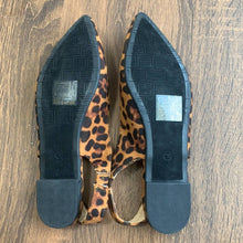 Load image into Gallery viewer, Size 7.5 J. Mark Leopard Along Back Pointy Toe Flats
