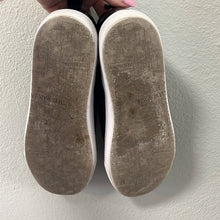 Load image into Gallery viewer, Size 10 Steve Madden Black Slip On Edison Sneakers
