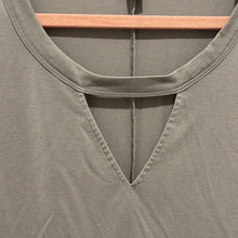 Load image into Gallery viewer, Size 1X Torrid Plus Beige CUPRO KEYHOLE DOLMAN TEE Shirt
