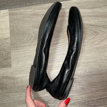 Load image into Gallery viewer, Sz 7 Lucky Brand Basic Black Ballet Flats
