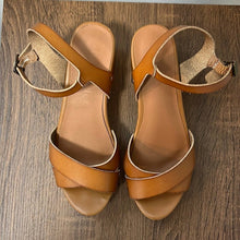 Load image into Gallery viewer, Sz 7 Altar’d State Nivia Wooden Block Heels
