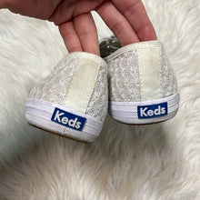 Load image into Gallery viewer, Size 10 Keds White Mini Daisy Embroidered Sneakers
