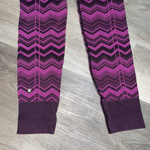 Load image into Gallery viewer, Size 6 Lululemon Ebb To Street Seamless Heather Regal Plum Chevron Magenta 7/8 Leggings
