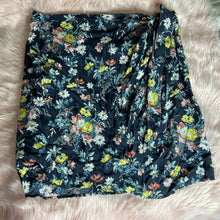 Load image into Gallery viewer, Size 20 Loft Plus Floral Wrap Skirt
