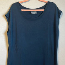 Load image into Gallery viewer, Large Athleta Short Sleeve Criss Cross Dress
