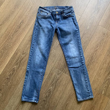 Load image into Gallery viewer, Size 4 Kut From The Kloth Medium Rise Straight Leg Jeans

