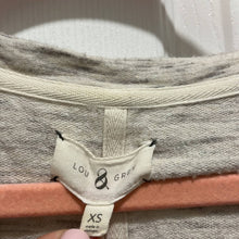 Load image into Gallery viewer, Size XS Lou &amp; Grey Tan Heathered Long Sleeve V-Neck Shirt
