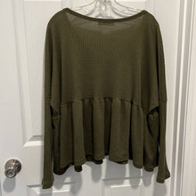 Load image into Gallery viewer, Large MOD On Trend Green Waffle Knit Scoop Neck Shirt
