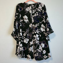 Load image into Gallery viewer, Small Altar’d State Dark Green Floral Print Tropical Kimono
